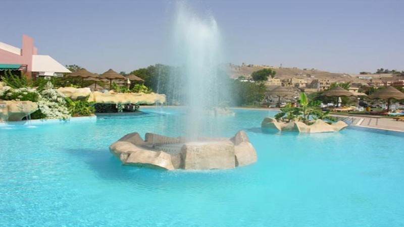 منتجع بيراميزا سهل حشيش